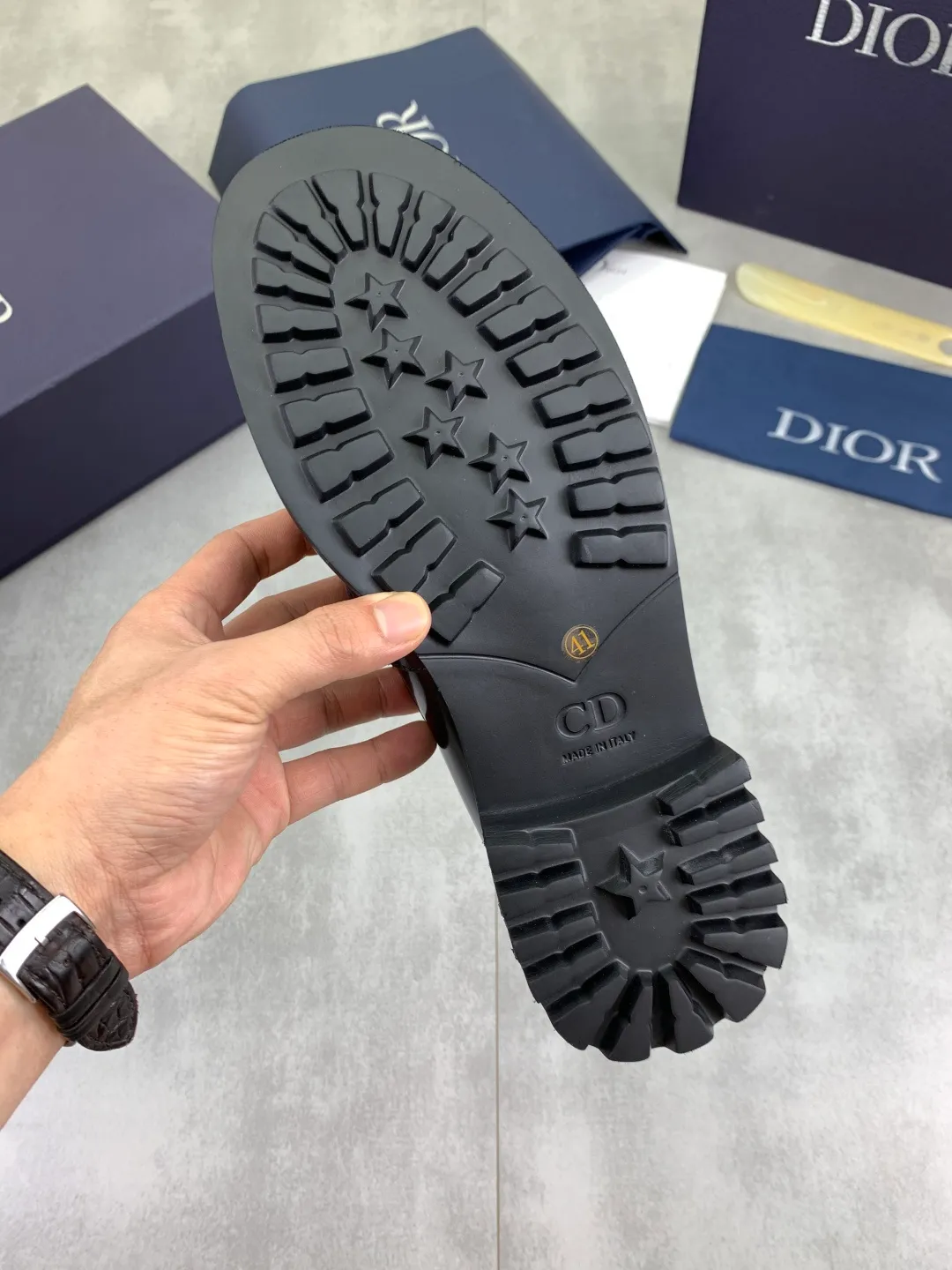 Men's shoes 💰P680 new model, high quality 💎💎💎 water-dyed cow lining, original quality Dior —🆘.Dior original purchase, high-end business leather shoes, fabric: imported from Italy open edge beaded cowhide material ➕ water-dyed cow lining / cowhide feet ➕ special original rubber outsole, fine workmanship, real thing ^_^ Photographed 🎬size: 39-44 (38 45 (customized)